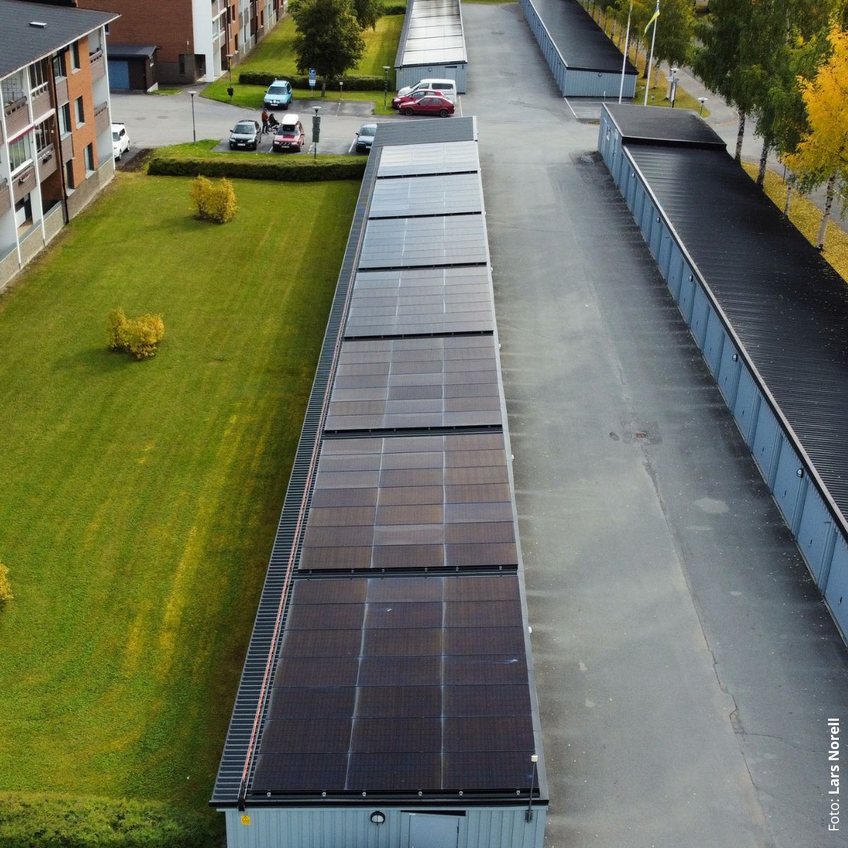 624 solcellspaneler sitter monterade på garagetaken i bostadsrättsföreningen Kusken i Östersund